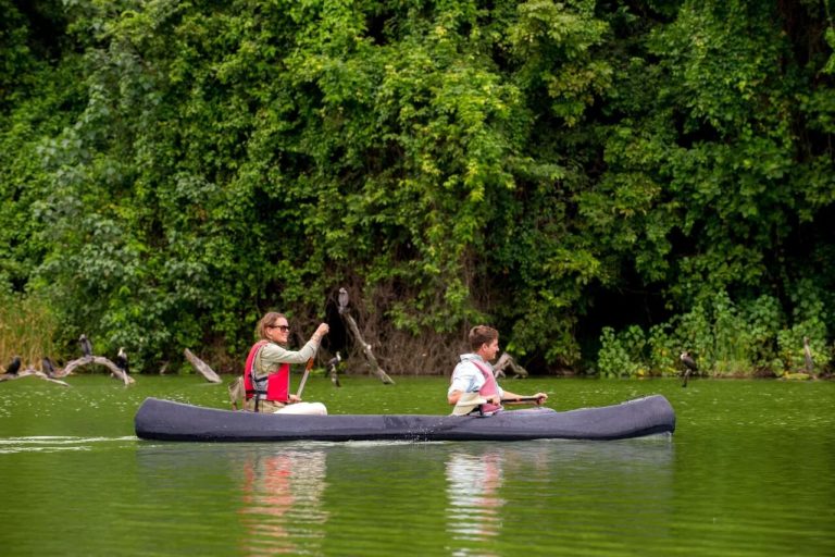 668277fbd8affc45d6e1dab9_Lake Duluti Canoeing 2